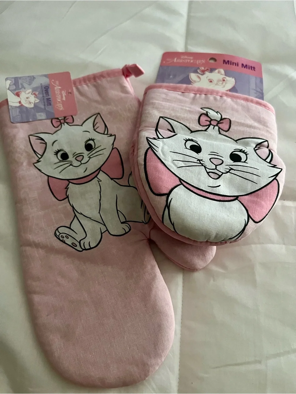 2 Piece Disney Marie Pink Kids Oven Mitt and Mini Mitt Set
